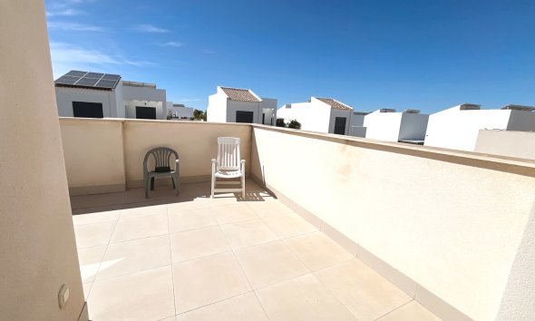 Resale - Villa / House - Ciudad Quesada - Pueblo Bravo