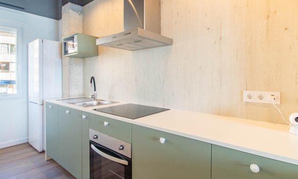 Resale - Apartament / Duplex - Torrevieja - Acequion