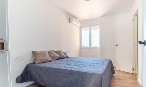 Resale - Apartament / Duplex - Torrevieja - Acequion