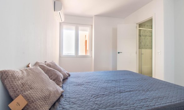 Resale - Apartament / Duplex - Torrevieja - Acequion