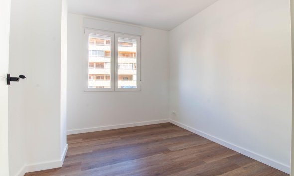 Resale - Apartament / Duplex - Torrevieja - Acequion