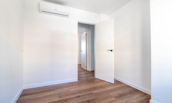 Resale - Apartament / Duplex - Torrevieja - Acequion
