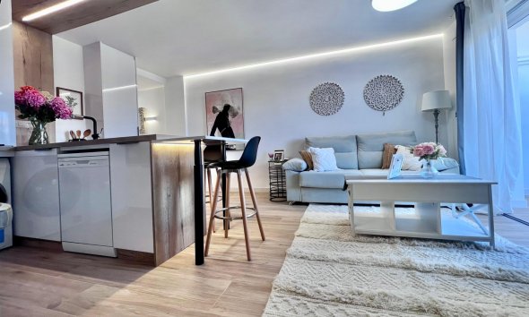 Resale - Apartament / Duplex - Torrevieja - Punta Prima