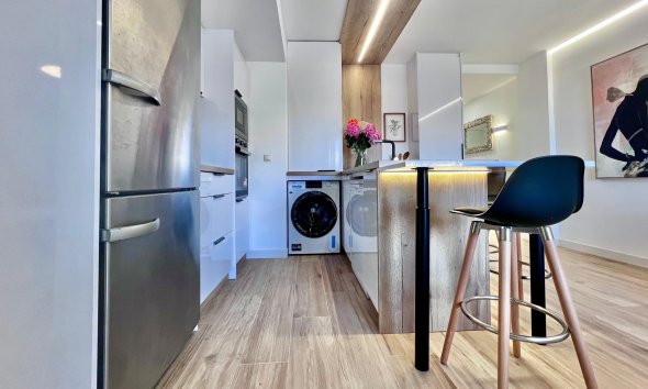 Resale - Apartament / Duplex - Torrevieja - Punta Prima