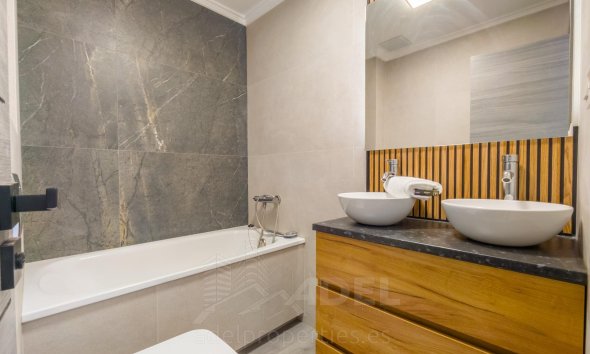 Resale - Apartment / Duplex - Torrevieja - Parque de Las Naciones