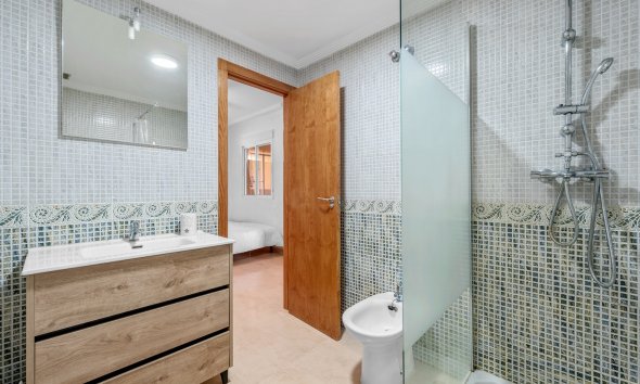 Reventa - Apartamento / Dúplex - Orihuela Costa
