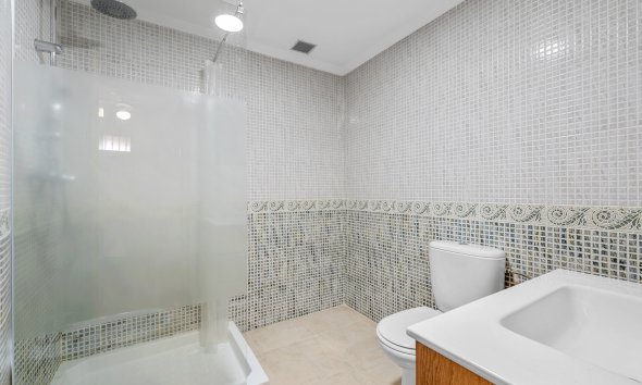 Reventa - Apartamento / Dúplex - Orihuela Costa