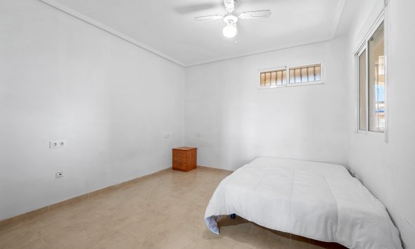 Reventa - Apartamento / Dúplex - Orihuela Costa