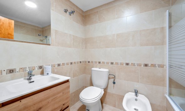 Reventa - Apartamento / Dúplex - Orihuela Costa