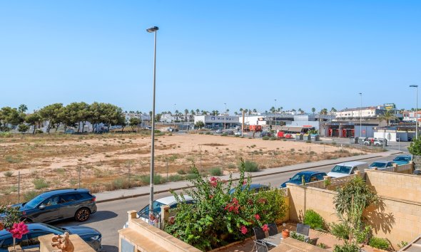 Reventa - Apartamento / Dúplex - Orihuela Costa