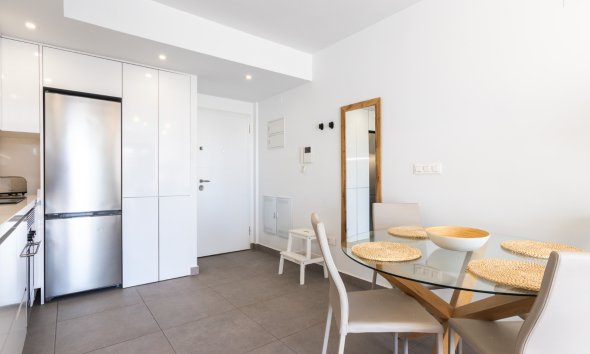 Reventa - Apartamento / Dúplex - Orihuela Costa - Villamartín