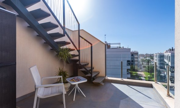 Reventa - Apartamento / Dúplex - Orihuela Costa - Villamartín