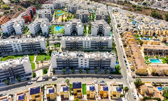 Reventa - Apartamento / Dúplex - Orihuela Costa - Villamartín