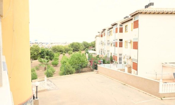 Resale - Apartment / Duplex - Orihuela Costa - La Zenia