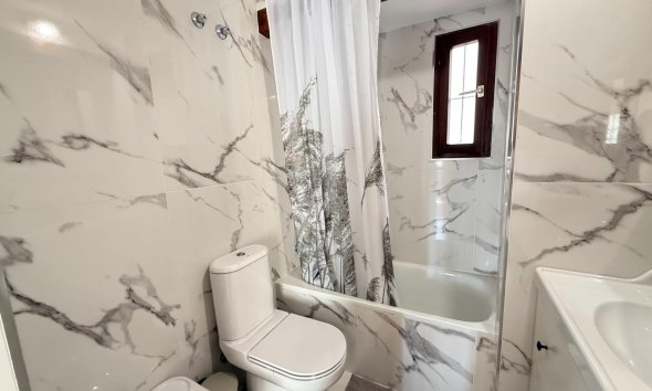 Reventa - Apartamento / Dúplex - Torrevieja - Playa de los Locos