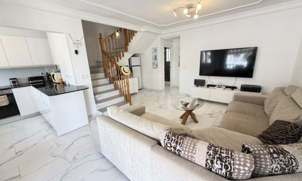 Resale - Villa / House - Orihuela Costa - Villamartín