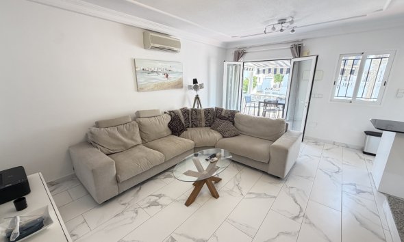 Resale - Villa / House - Orihuela Costa - Villamartín