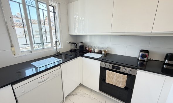 Resale - Villa / House - Orihuela Costa - Villamartín