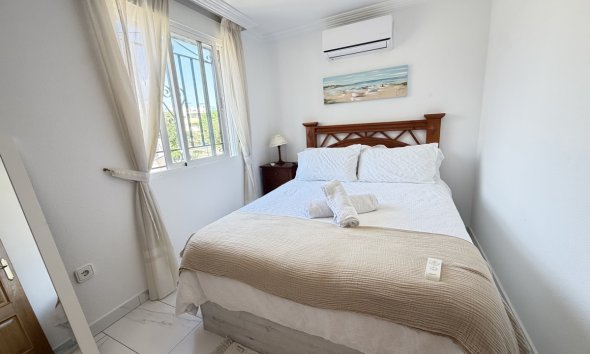 Resale - Villa / House - Orihuela Costa - Villamartín