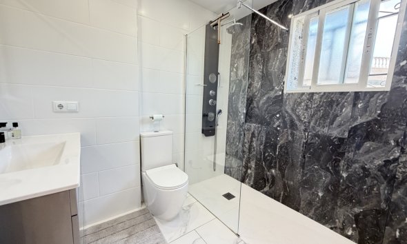Resale - Villa / House - Orihuela Costa - Villamartín