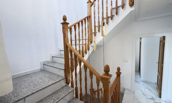 Resale - Villa / House - Orihuela Costa - Villamartín
