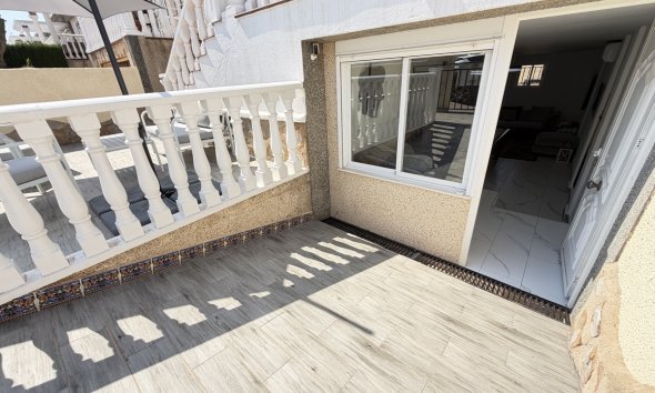 Resale - Villa / House - Orihuela Costa - Villamartín