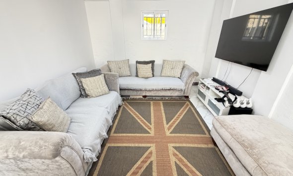 Resale - Villa / House - Orihuela Costa - Villamartín