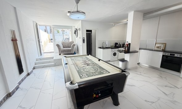Resale - Villa / House - Orihuela Costa - Villamartín