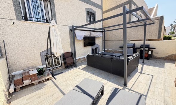 Resale - Villa / House - Orihuela Costa - Villamartín
