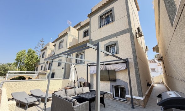 Resale - Villa / House - Orihuela Costa - Villamartín