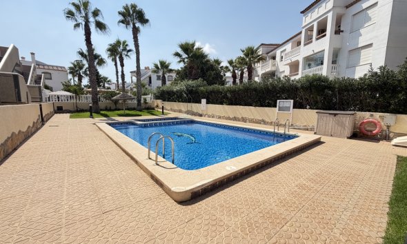 Resale - Villa / House - Orihuela Costa - Villamartín