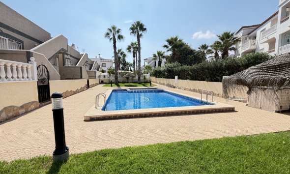 Resale - Villa / House - Orihuela Costa - Villamartín