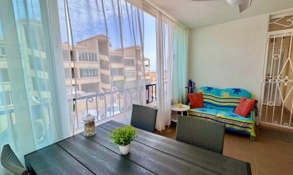 Reventa - Apartamento / Dúplex - Punta Prima