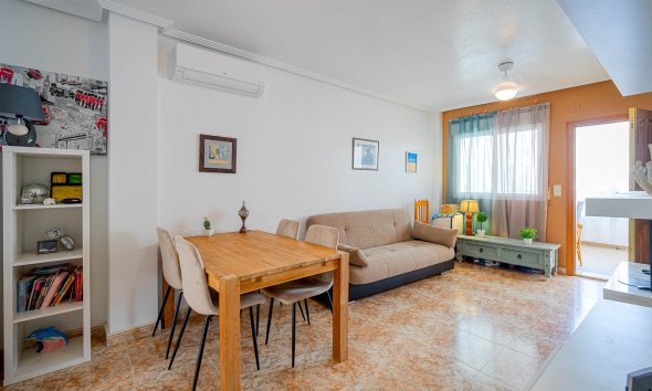 Reventa - Apartamento / Dúplex - Punta Prima