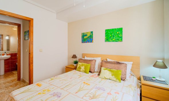 Reventa - Apartamento / Dúplex - Punta Prima