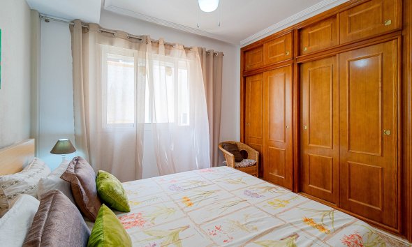 Reventa - Apartamento / Dúplex - Punta Prima