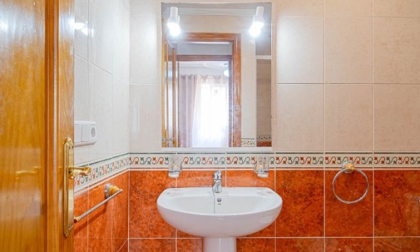 Reventa - Apartamento / Dúplex - Punta Prima