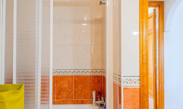 Reventa - Apartamento / Dúplex - Punta Prima
