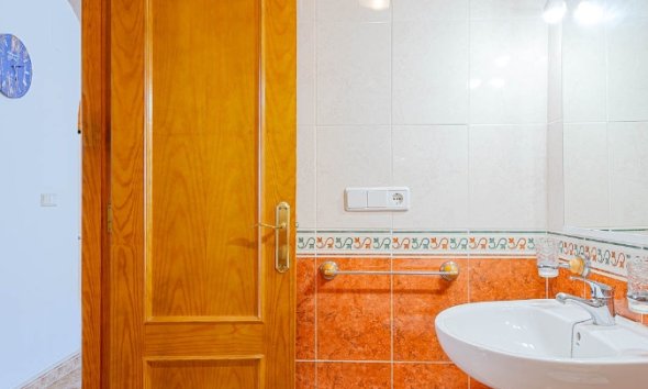 Reventa - Apartamento / Dúplex - Punta Prima