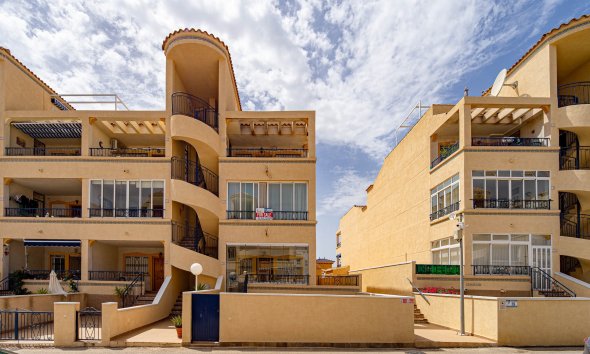 Reventa - Apartamento / Dúplex - Punta Prima