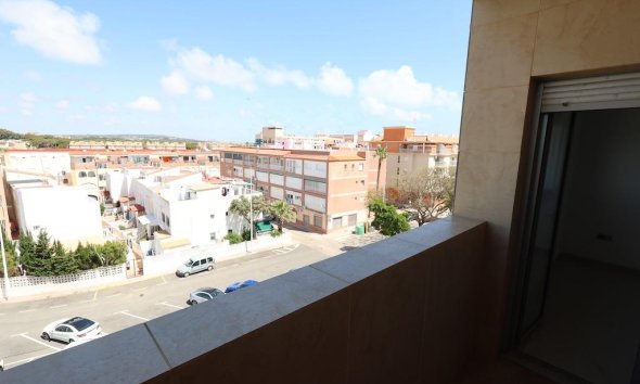Reventa - Apartamento / Dúplex - Torrevieja - La Mata