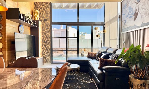 Resale - Villa / House - Orihuela Costa - Cabo Roig