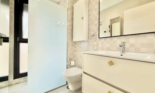 Resale - Villa / House - Orihuela Costa - Cabo Roig