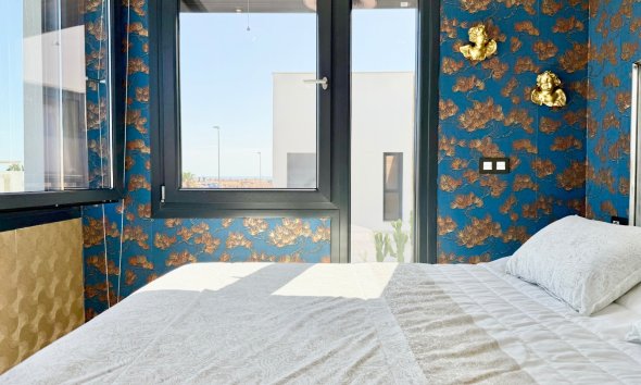 Resale - Villa / House - Orihuela Costa - Cabo Roig