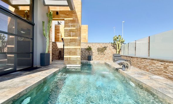 Resale - Villa / House - Orihuela Costa - Cabo Roig