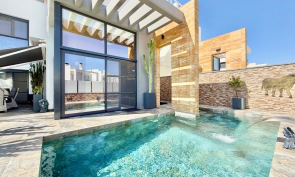 Resale - Villa / House - Orihuela Costa - Cabo Roig