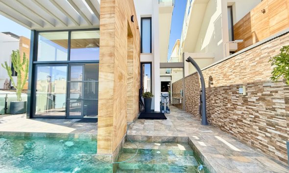 Resale - Villa / House - Orihuela Costa - Cabo Roig