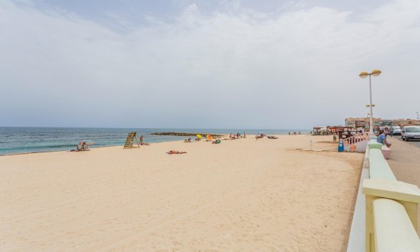 Reventa - Adosado - Torrevieja - Aguas Nuevas