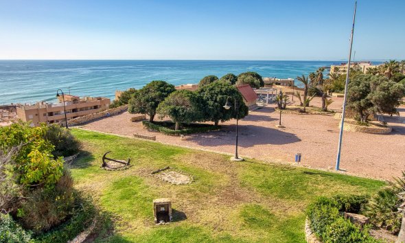Reventa - Adosado - Torrevieja - Aguas Nuevas