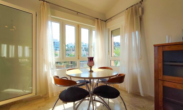 Resale - Villa / House - Orihuela Costa - Villamartín